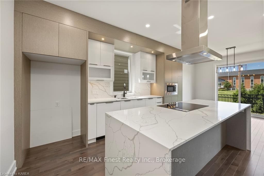 20 PARK Crescent photo 21