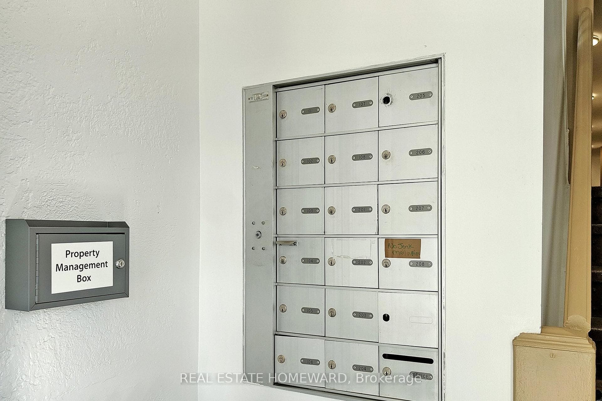 1566 Avenue Road Unit 204 photo 20