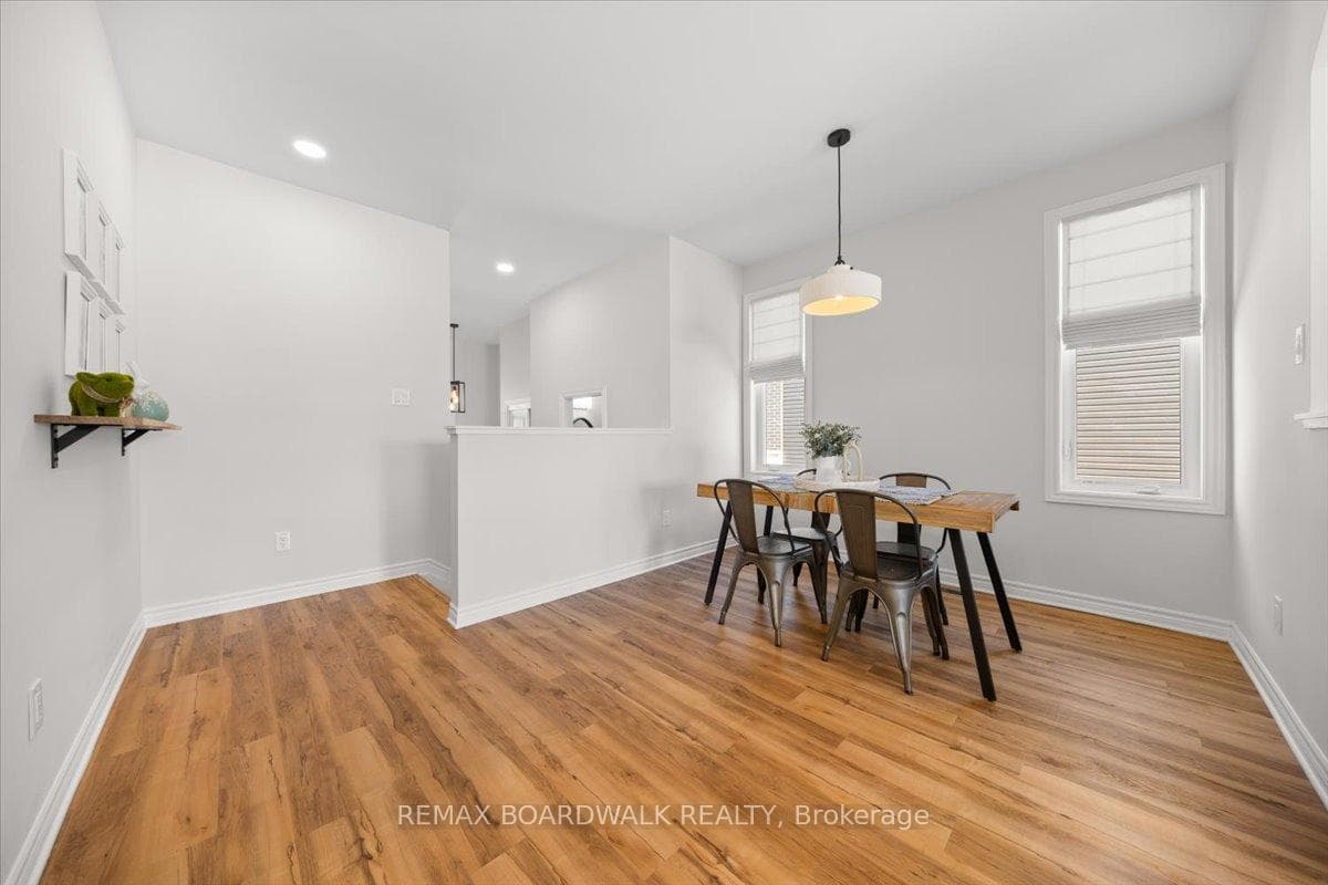 297 Labelle Street photo 4