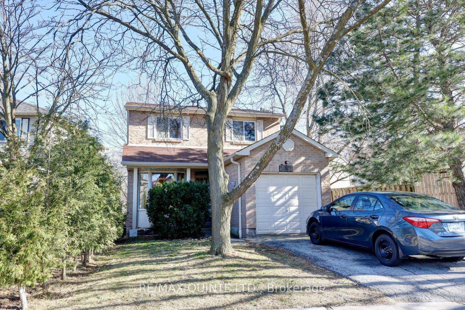 3157 Keynes Crescent photo 2