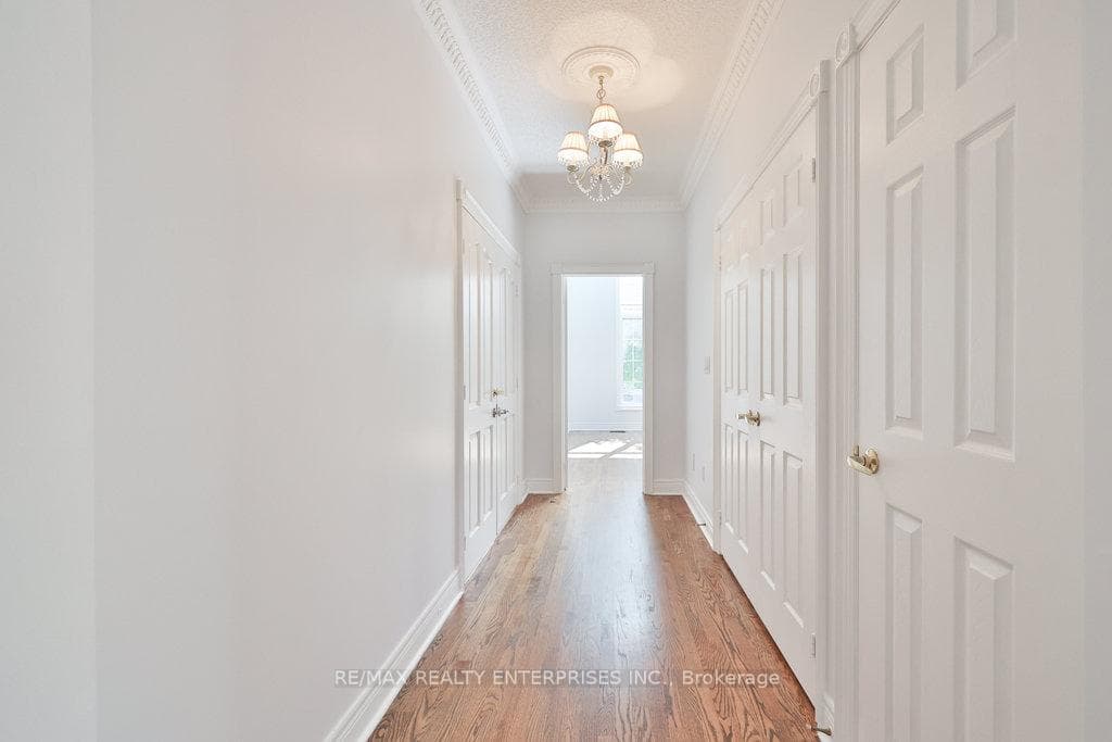 37 Castlegate Boulevard photo 10