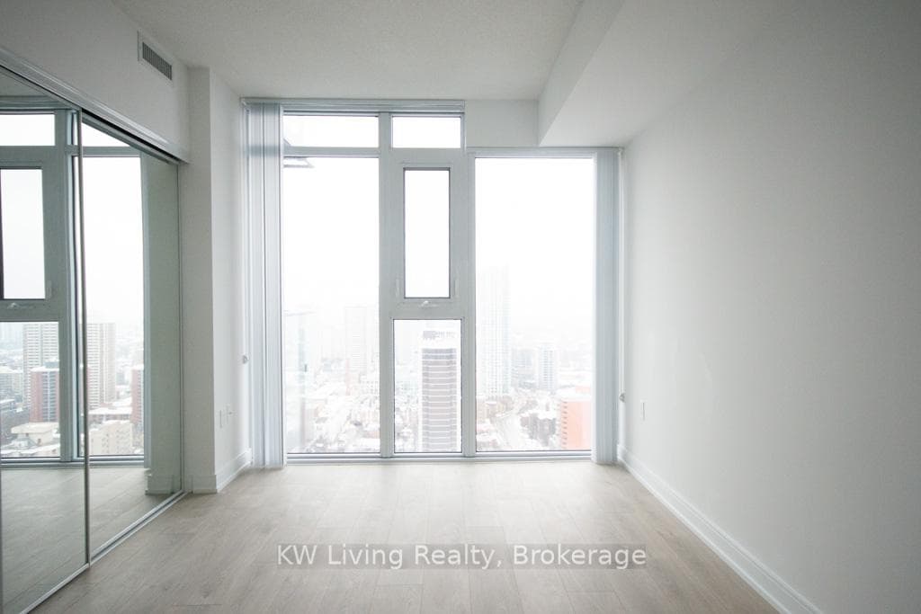 50 Wellesley Street Unit 3304 photo 4