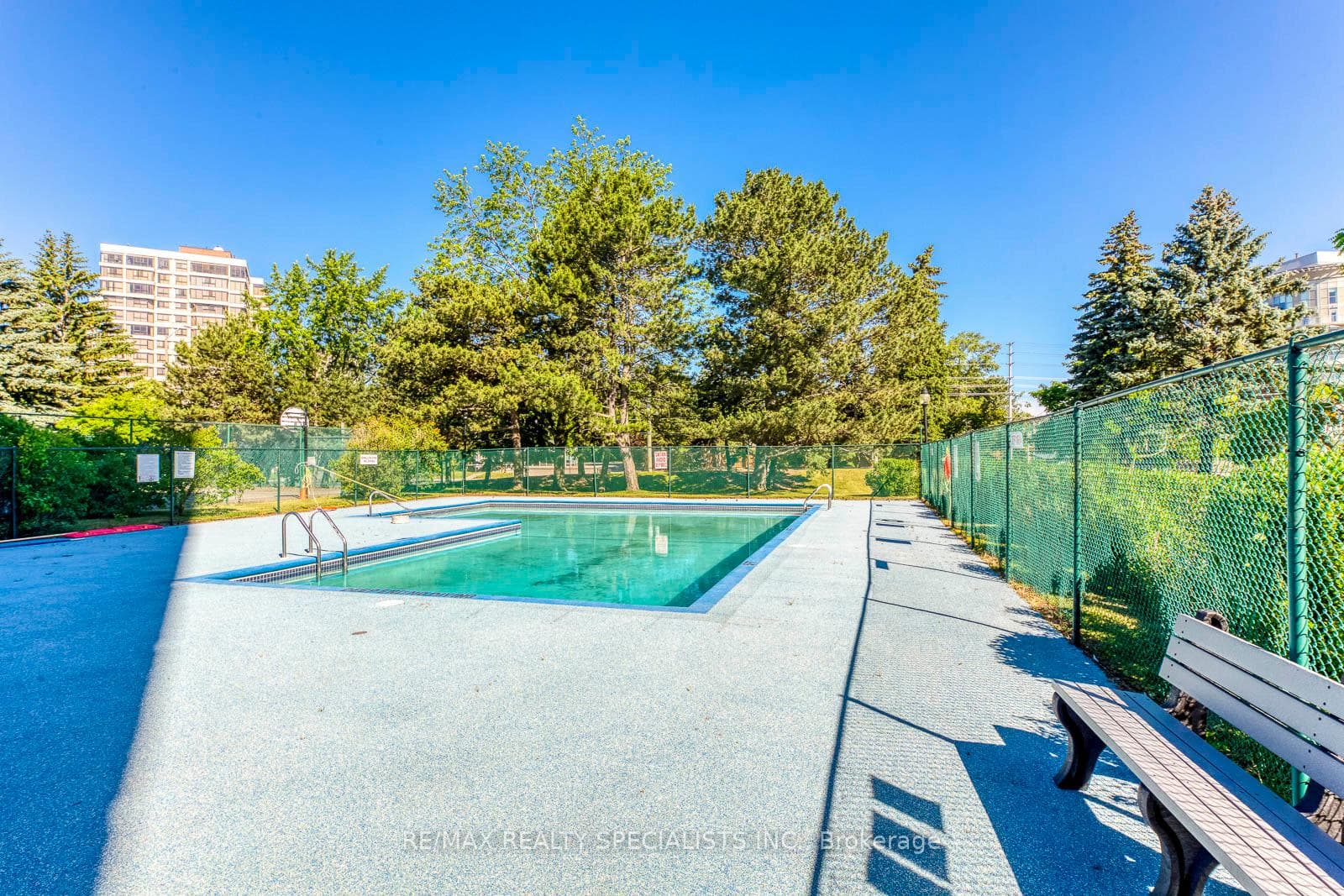 966 Inverhouse Drive Unit 405 photo 44