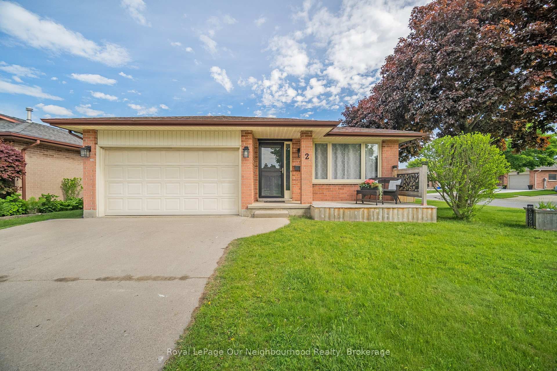 2 Woodfern Road photo 1