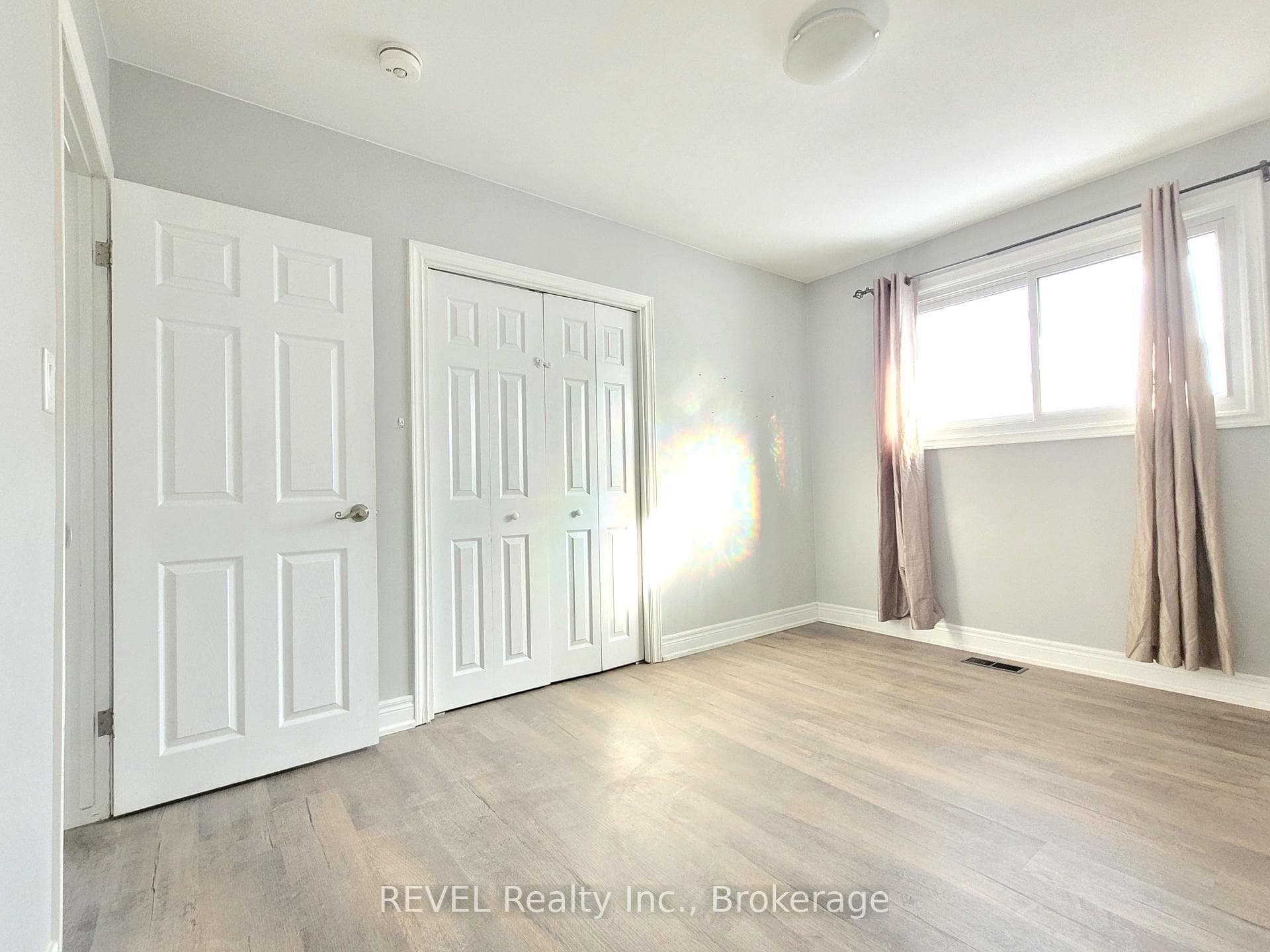 558 Bunting Road Unit Upper Level photo 12