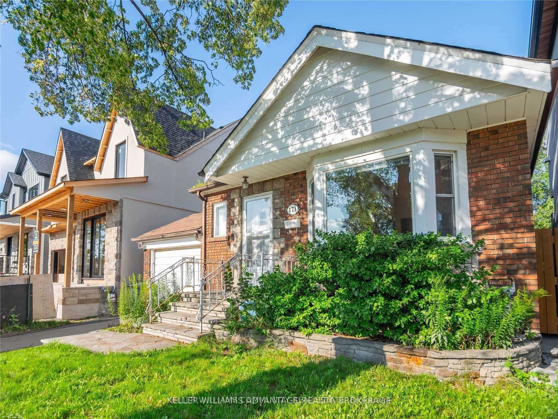 171 Fallingbrook Road photo 2