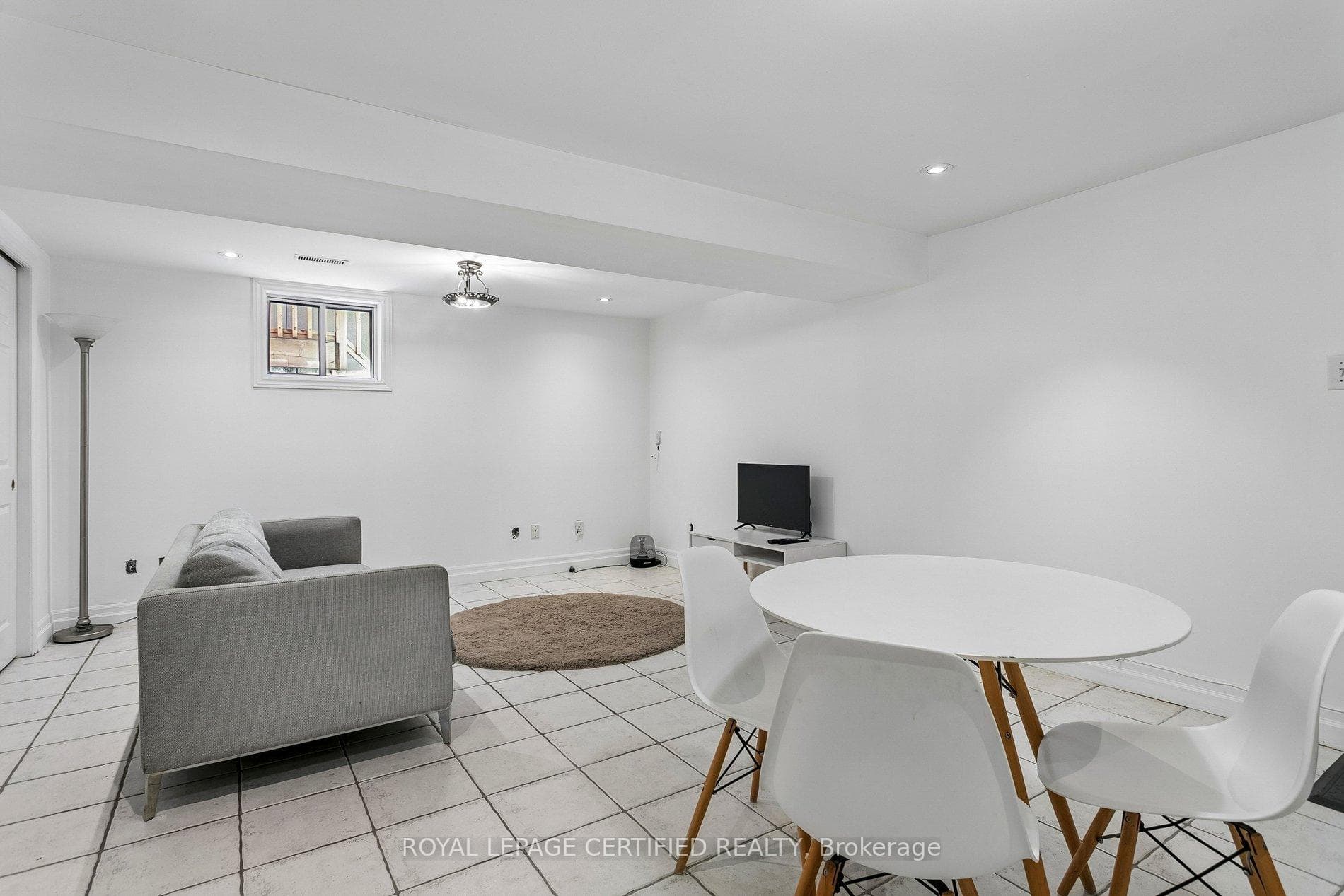 33 Donald Avenue photo 22