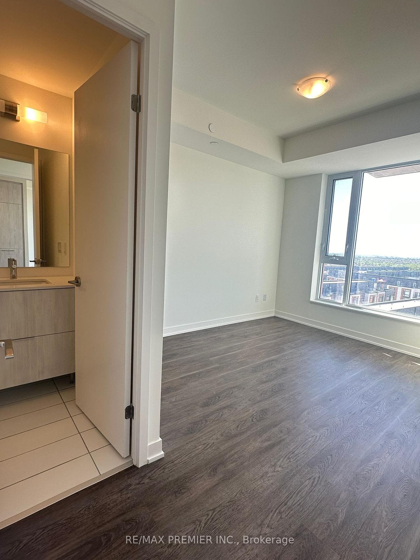 2 David Eyer Road Unit 823 photo 11