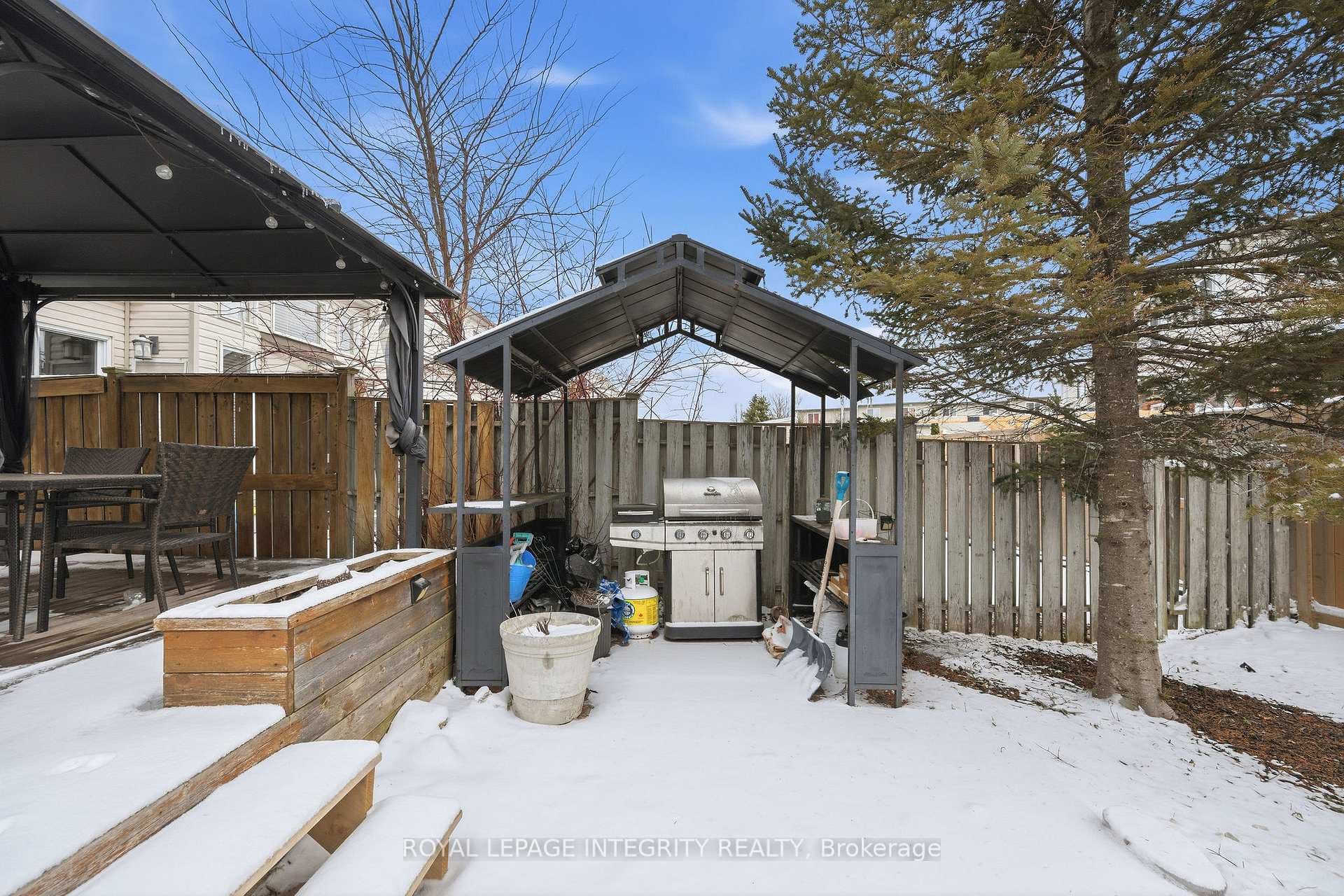 4 Binbury Way photo 44