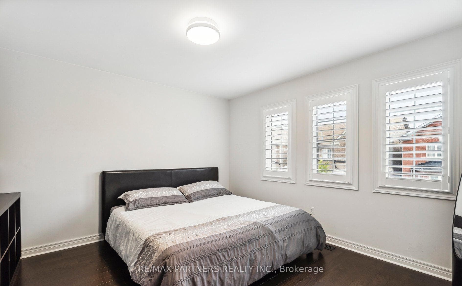 2 Portia Street photo 25