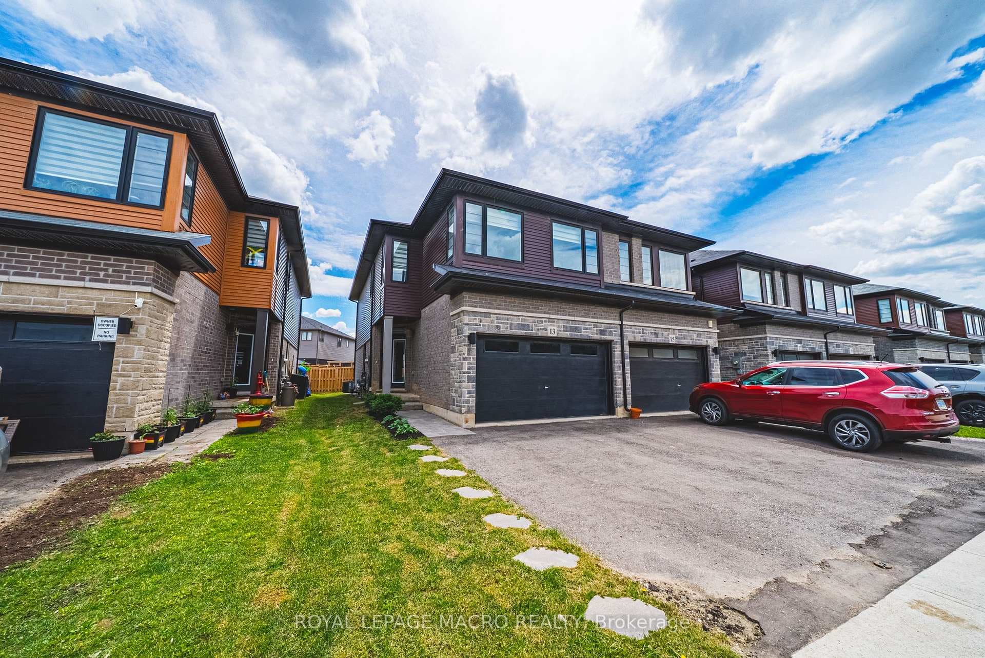 13 BELLHOUSE Avenue photo 1