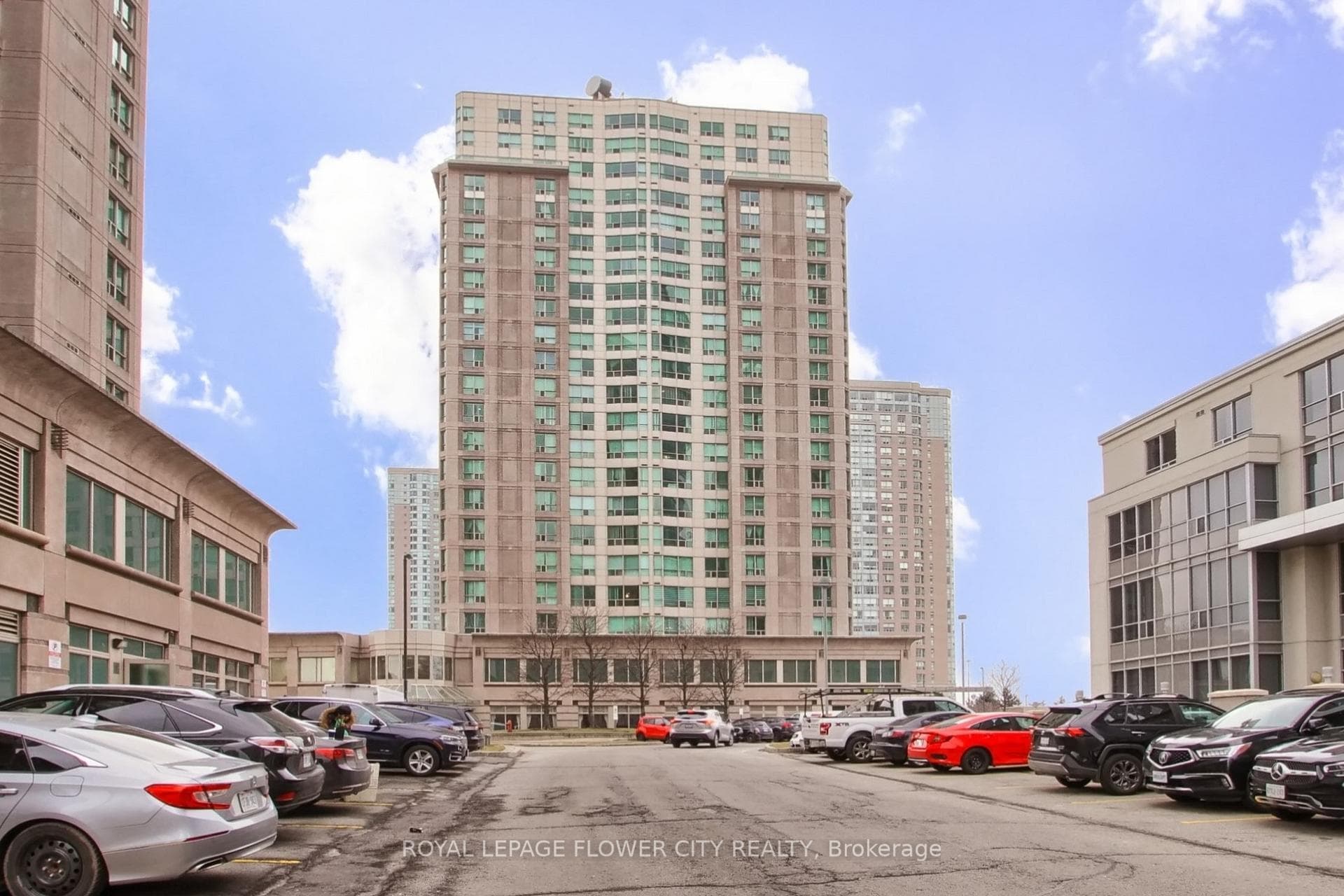 18 Lee Centre Drive Unit 2206 photo 1