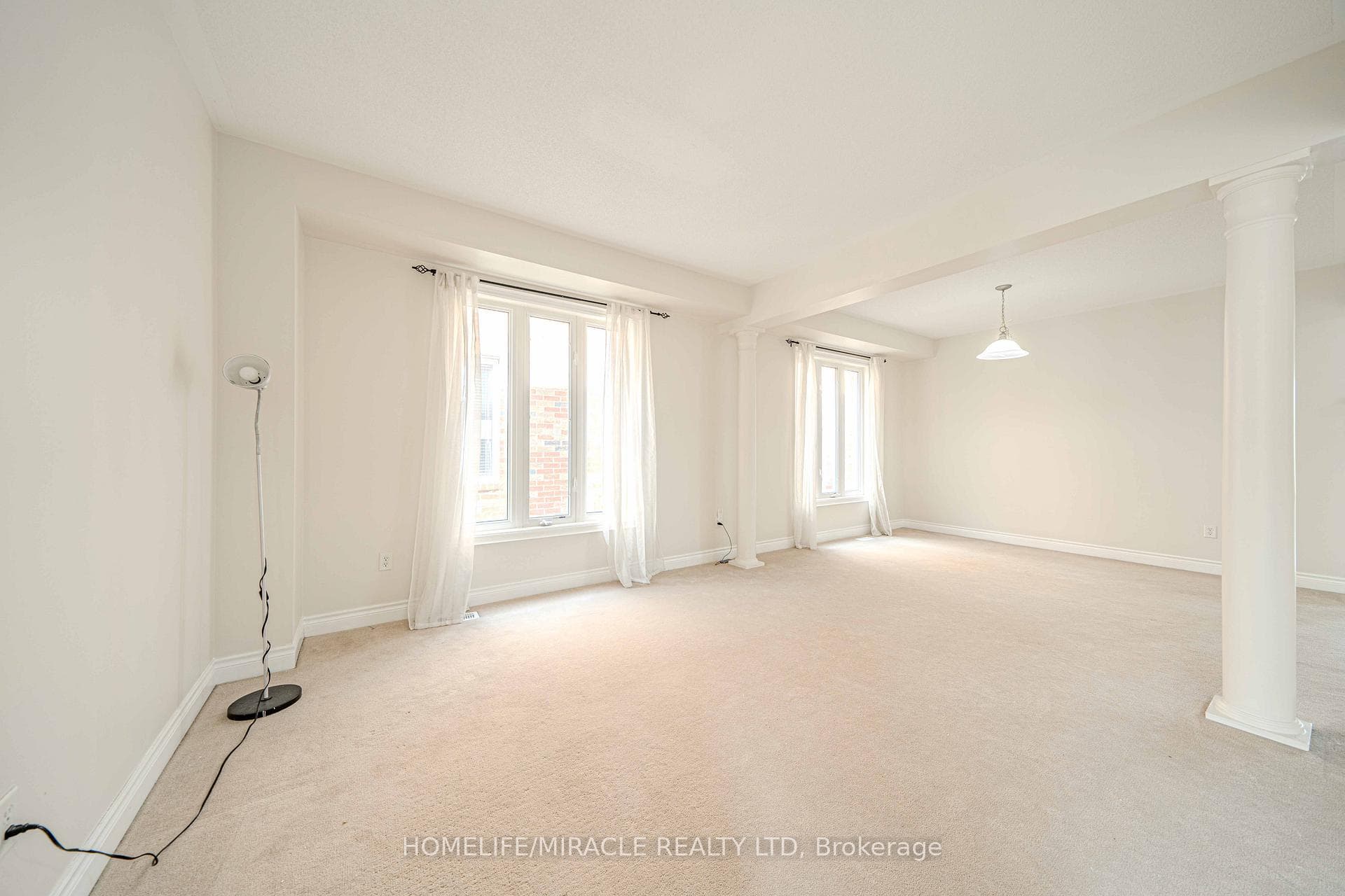 1811 Esterbrooke Drive photo 10