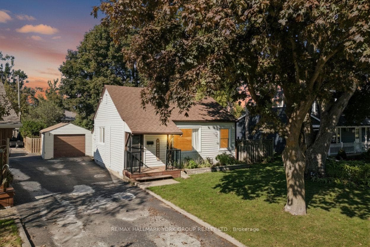 24 Churchill Crescent photo 2