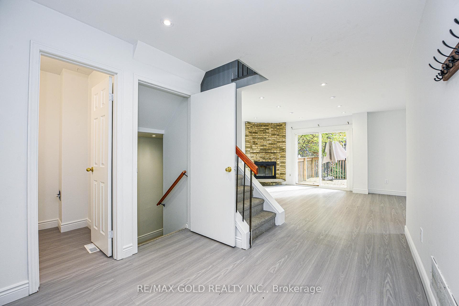 14 Nottawasaga Crescent photo 7