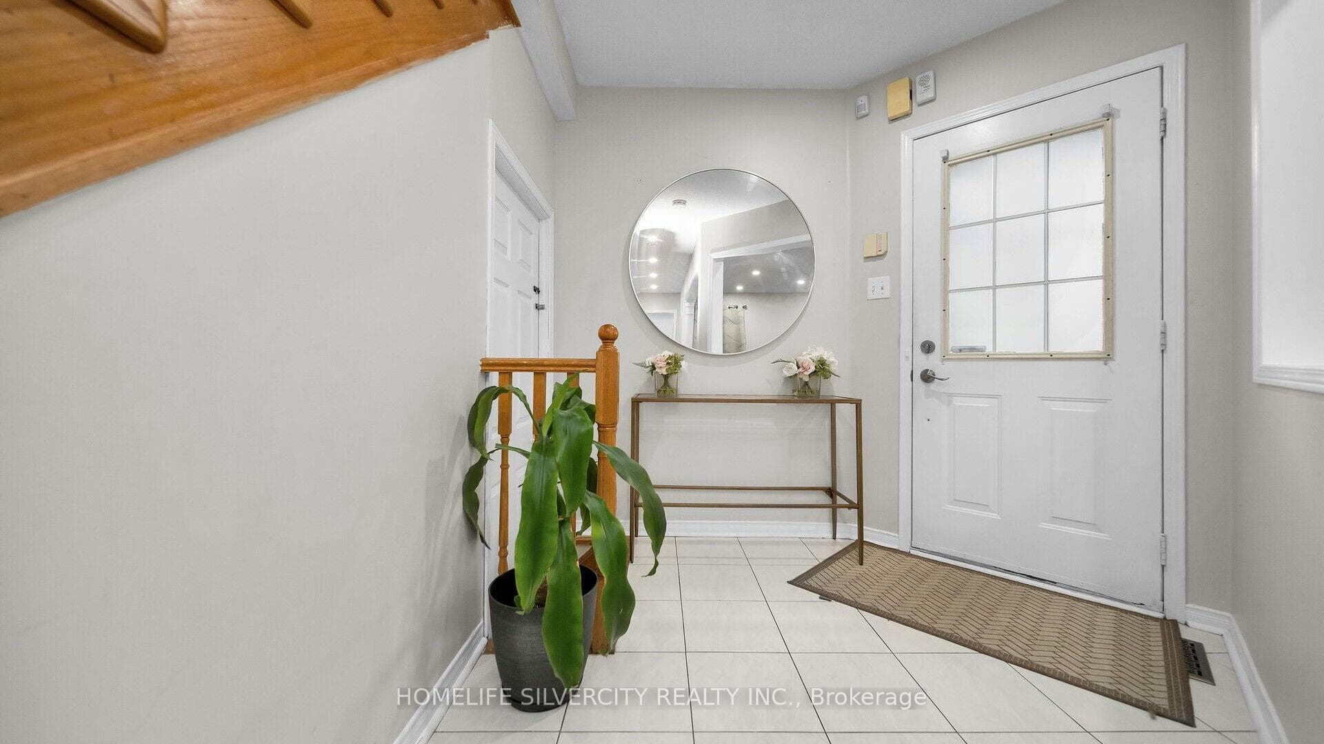 45 Lauraglen Crescent photo 5