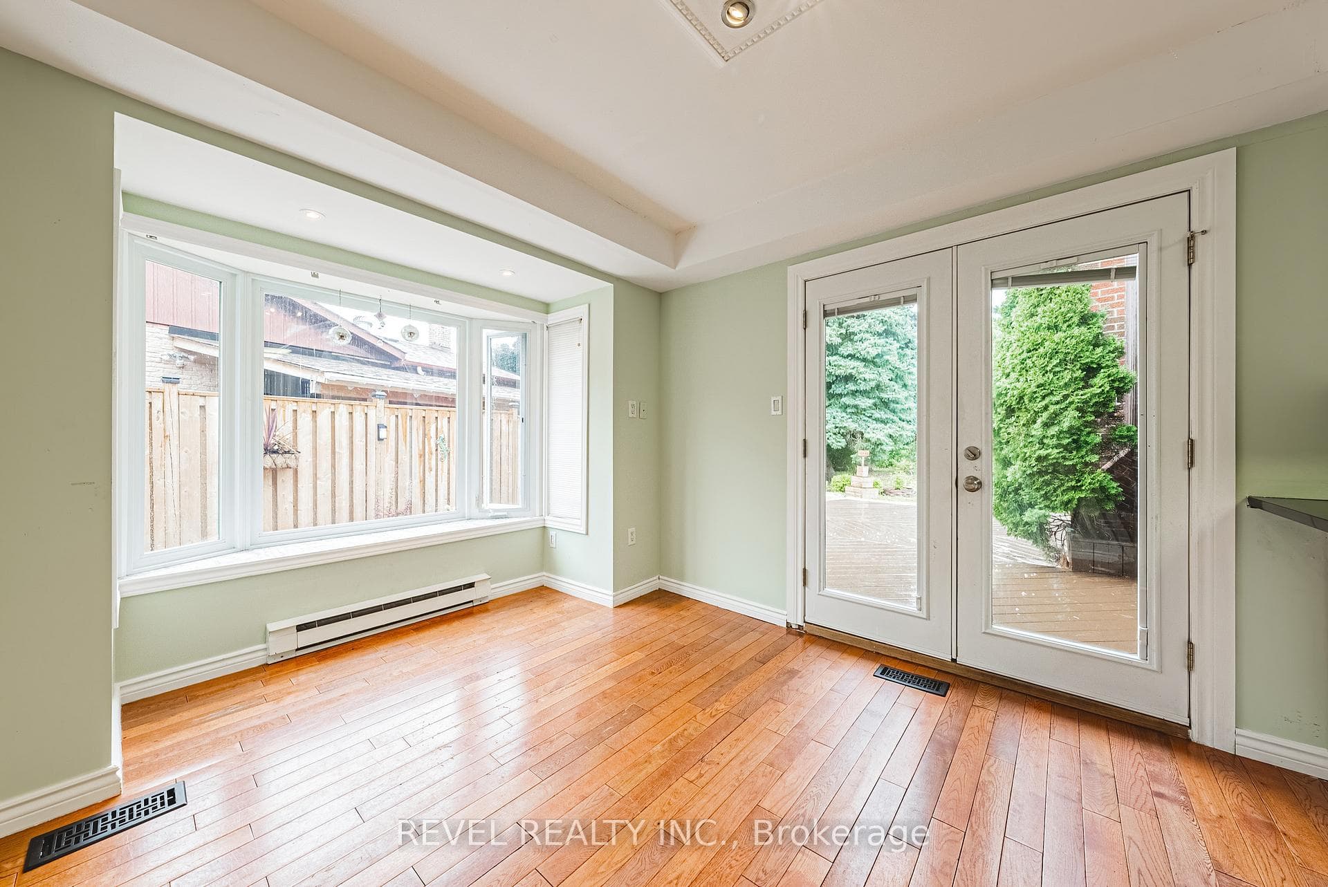 80 Blackthorn Lane photo 12