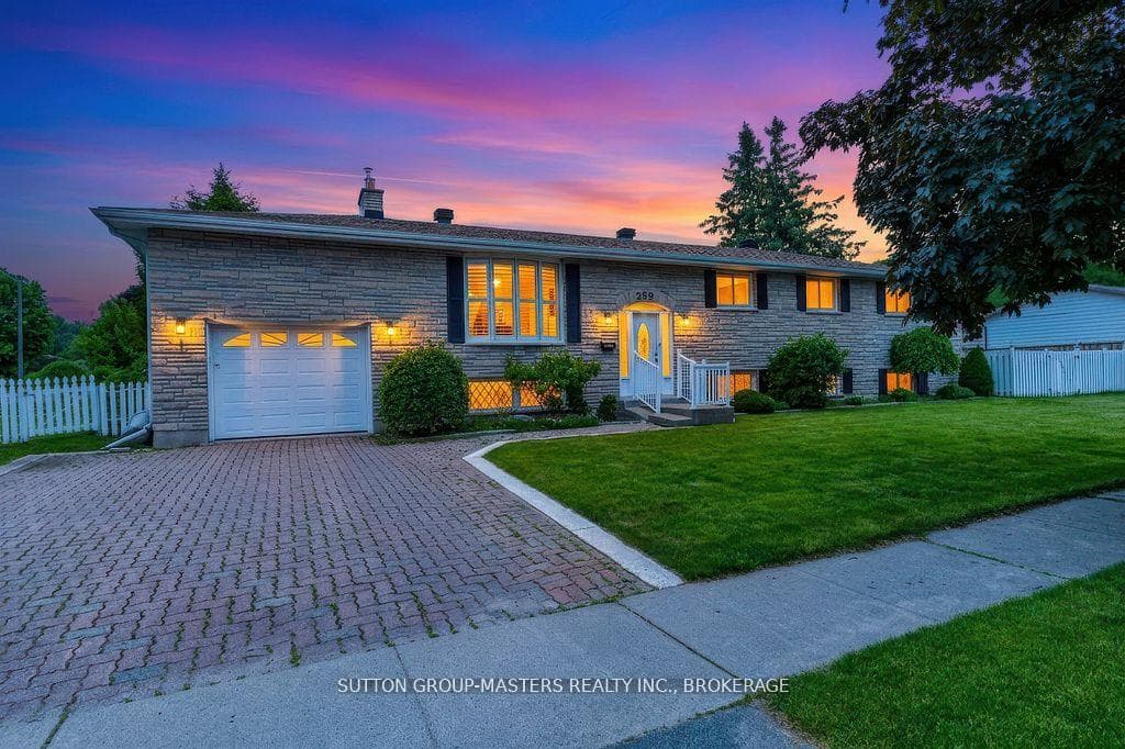 259 Inverness Crescent photo 1
