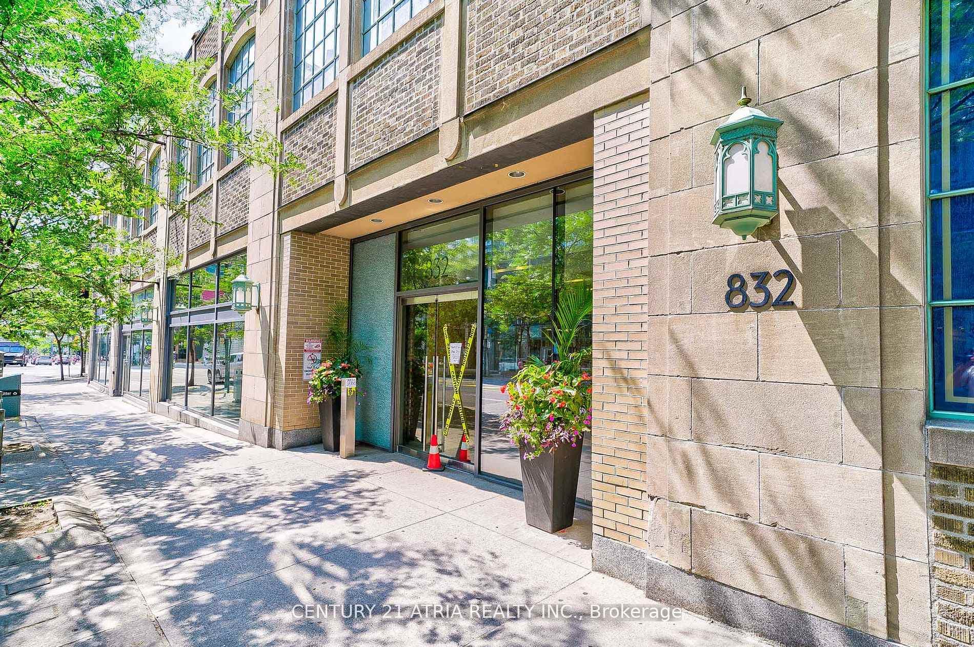 832 Bay Street Unit 3802 photo 4