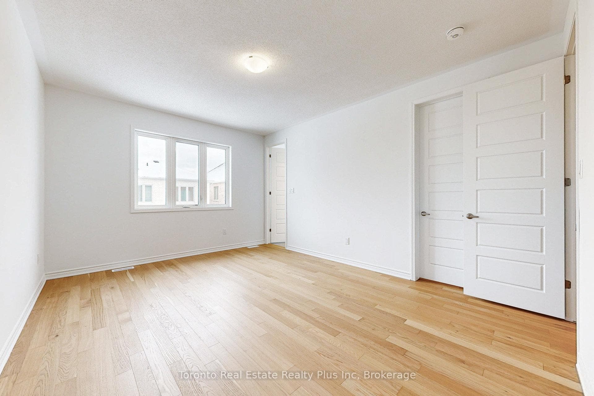 1476 Melville bonus Crescent photo 28
