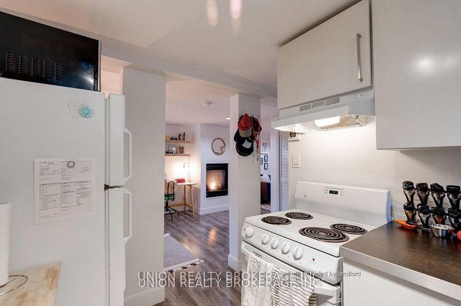 184 Humberside Avenue Unit Bsmt photo 3