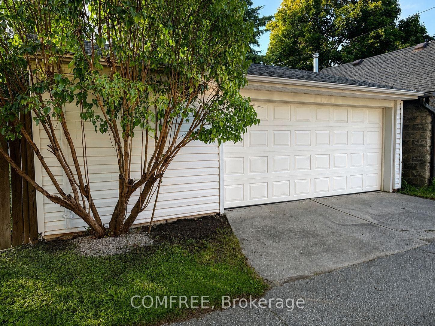 1815 Iroquois Street photo 21