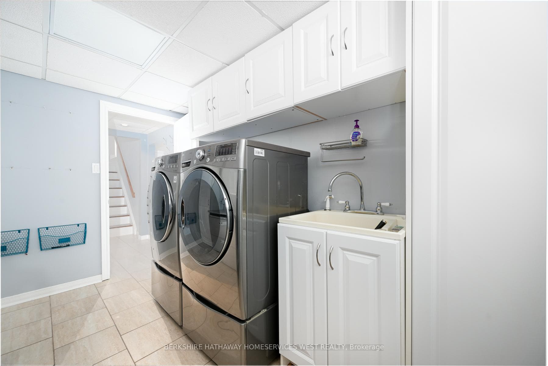 321 Stanfield Drive photo 30