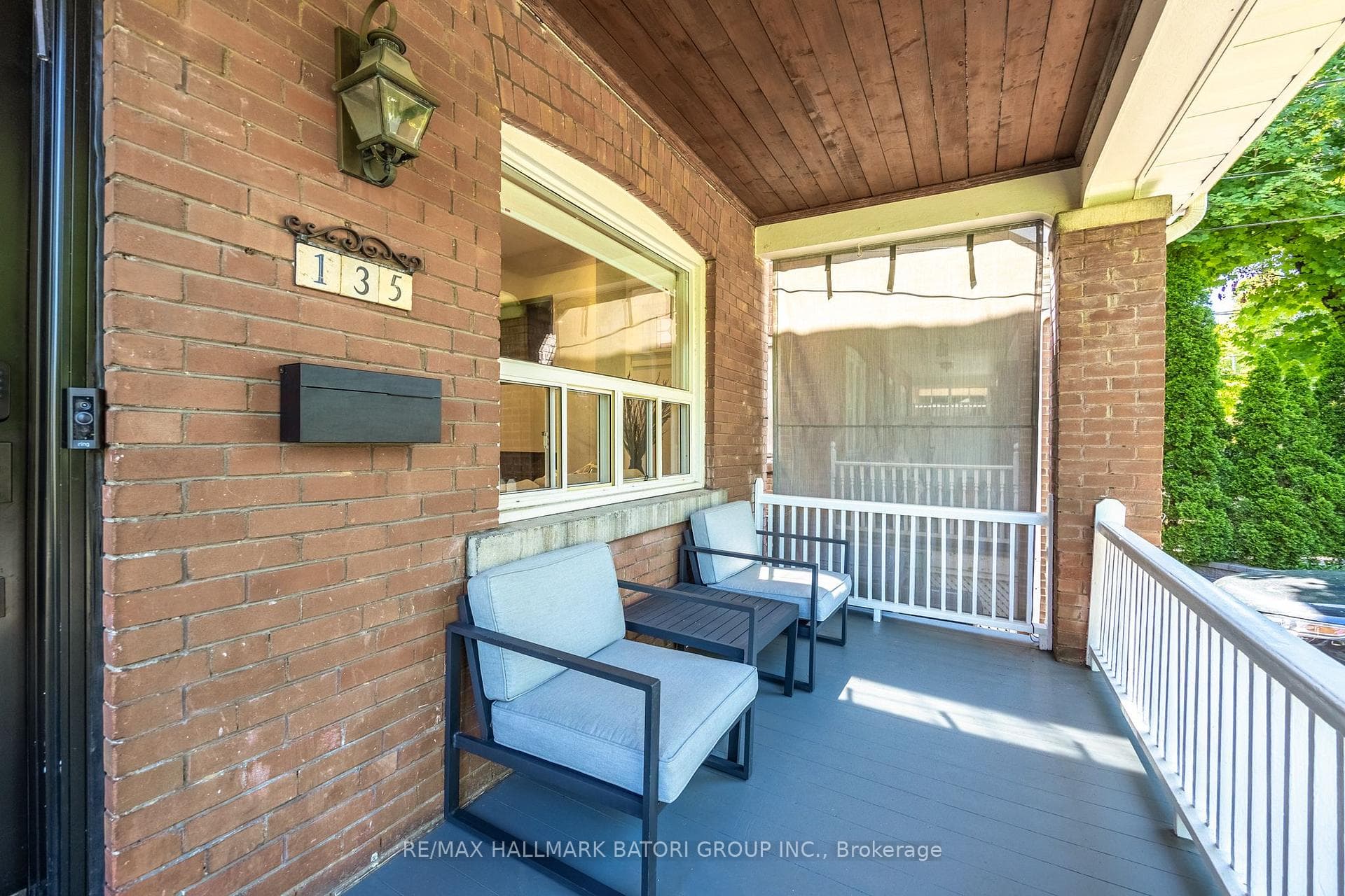 135 Castlefield Avenue photo 2