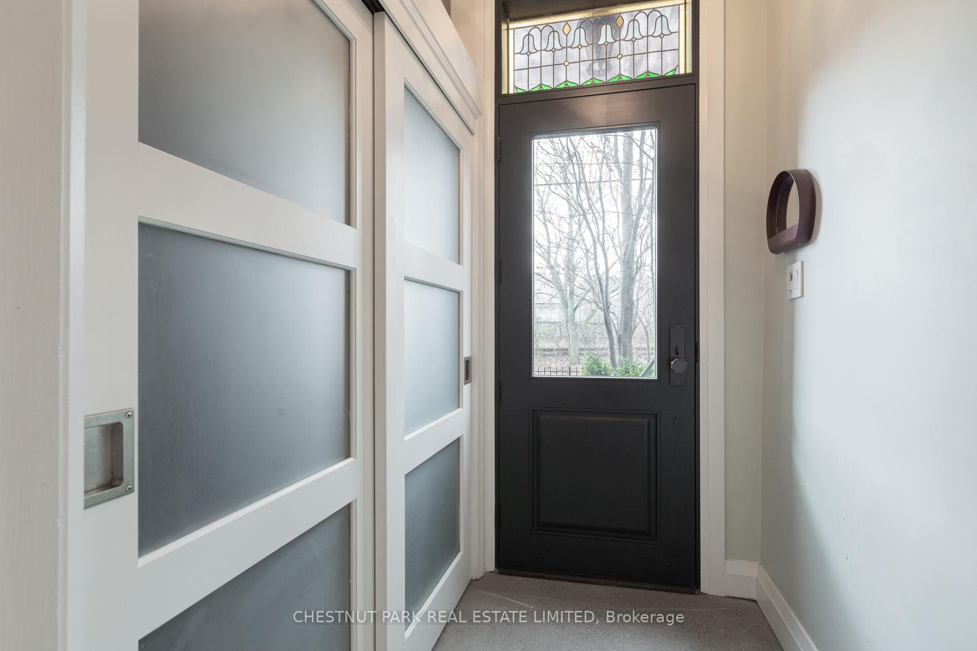 86 Shaftesbury Avenue photo 2