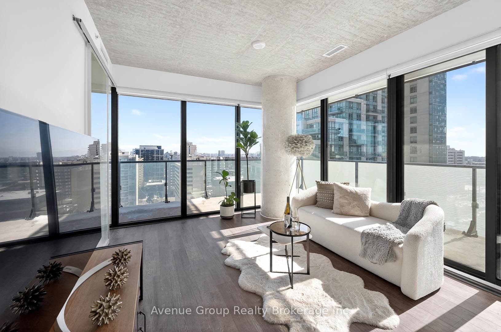 185 Roehampton Avenue Unit 1110 photo 7