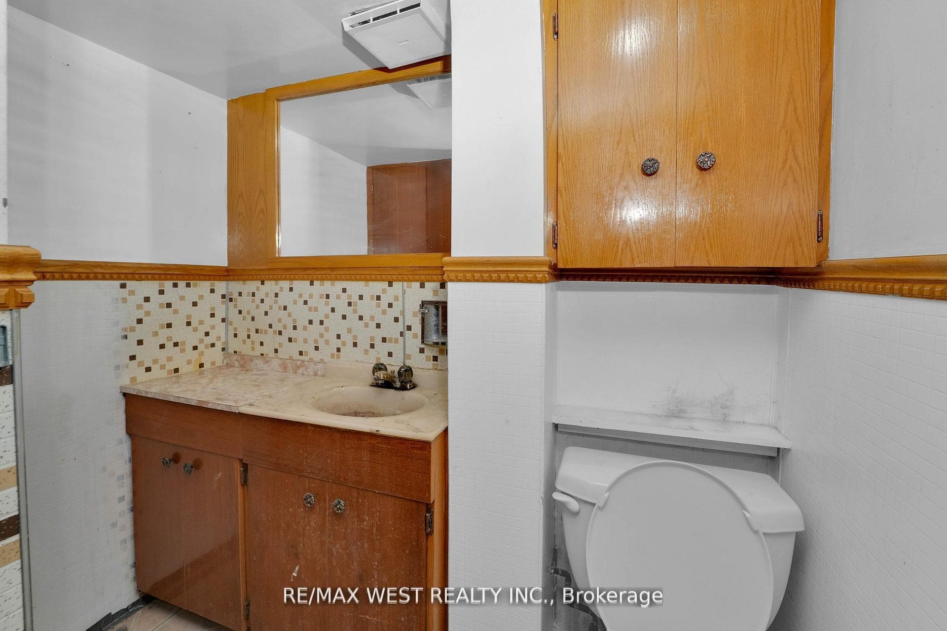 661 Beresford Avenue photo 12