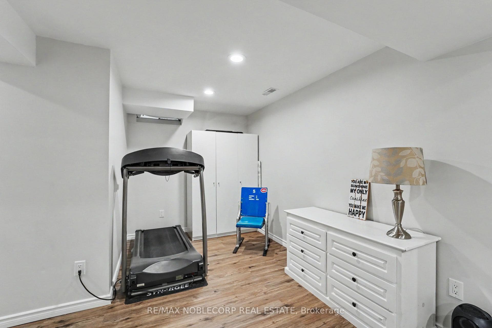 12 Waterbury Street photo 33