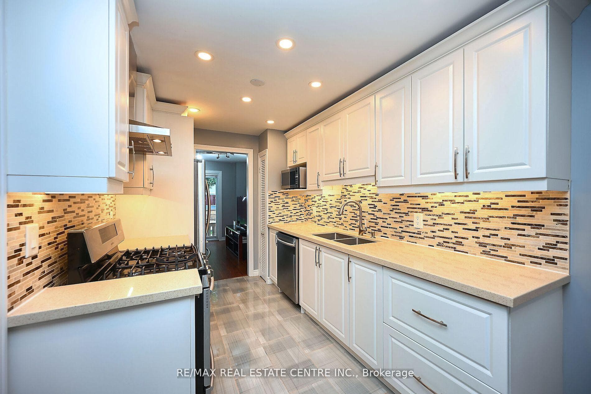 46 Berkshire Square photo 8