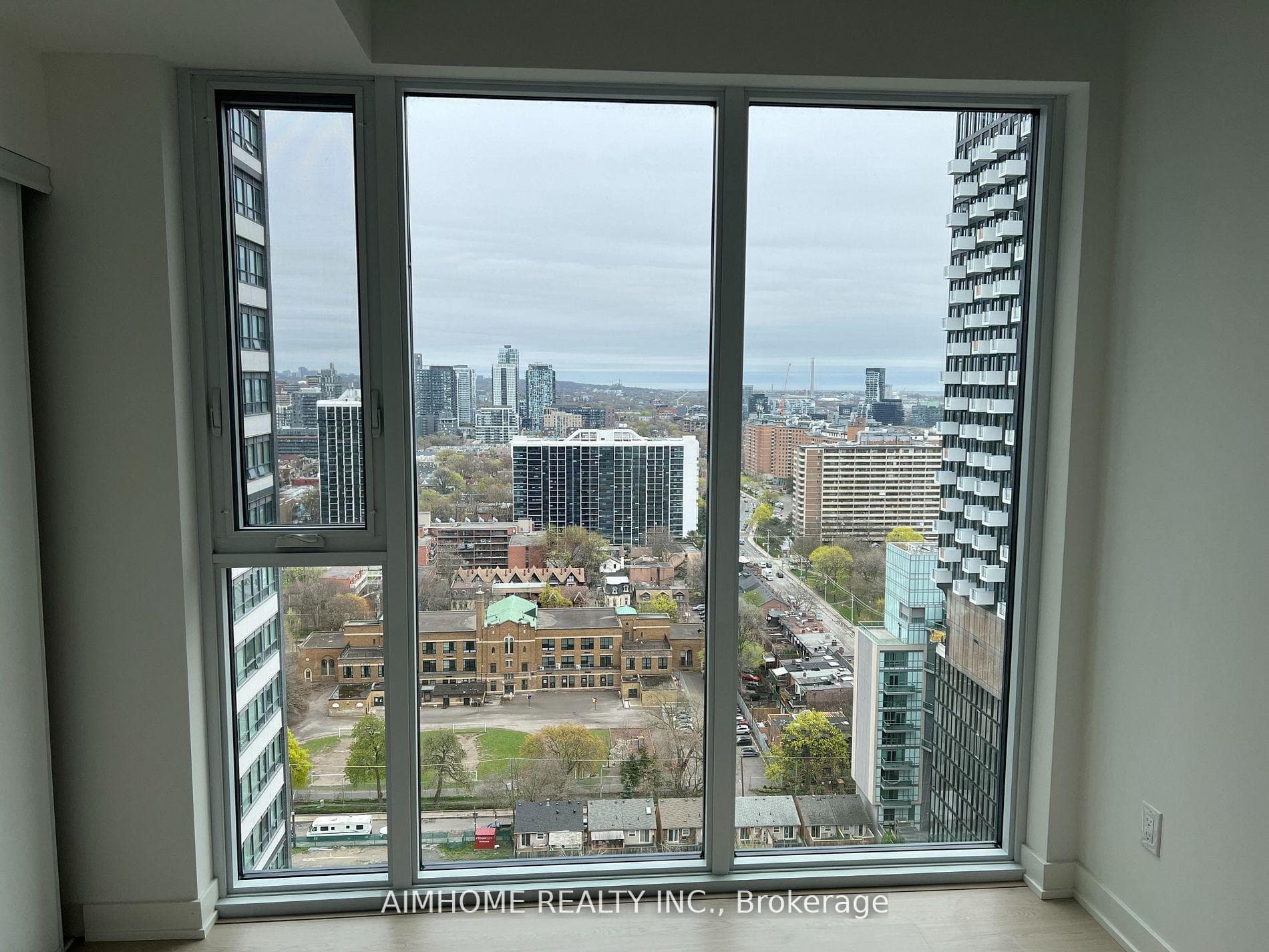 65 Mutual Street Unit 2509 photo 1
