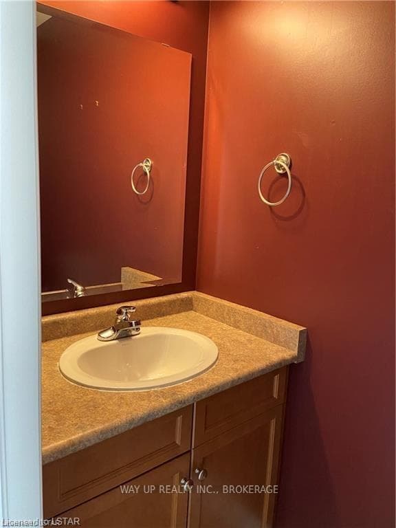 684 OAKCROSSING Road photo 5