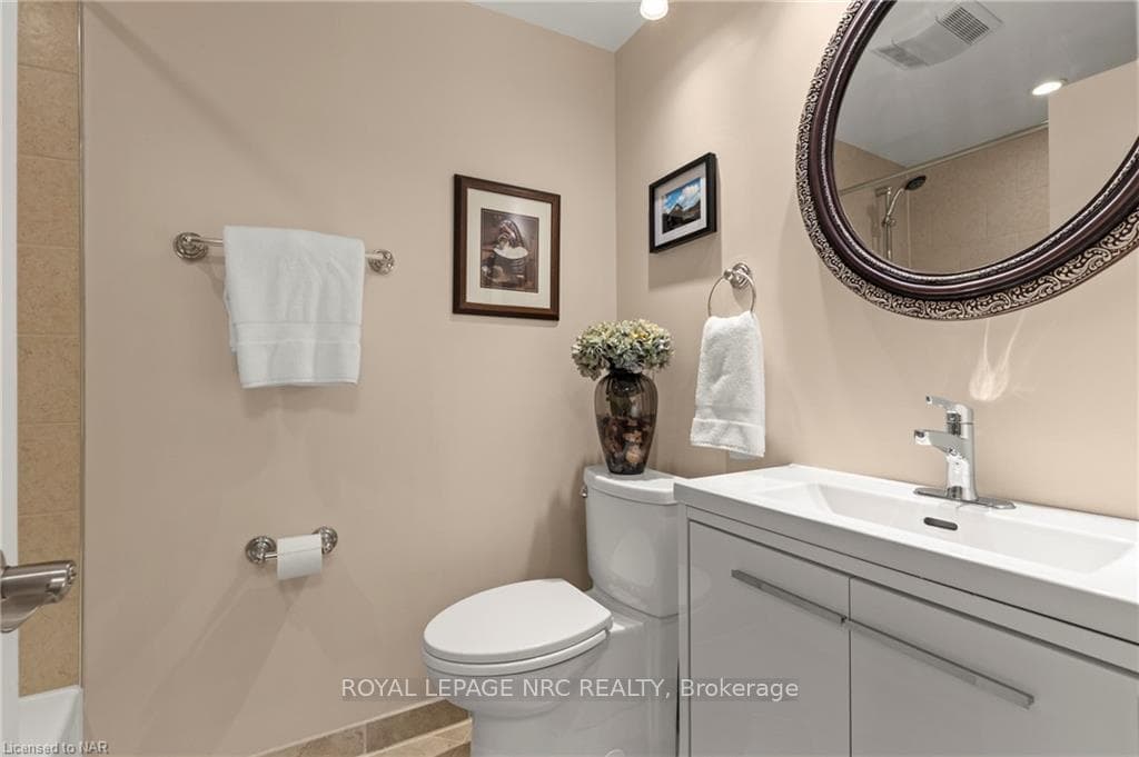 670 CHARLOTTE STREET Street photo 21