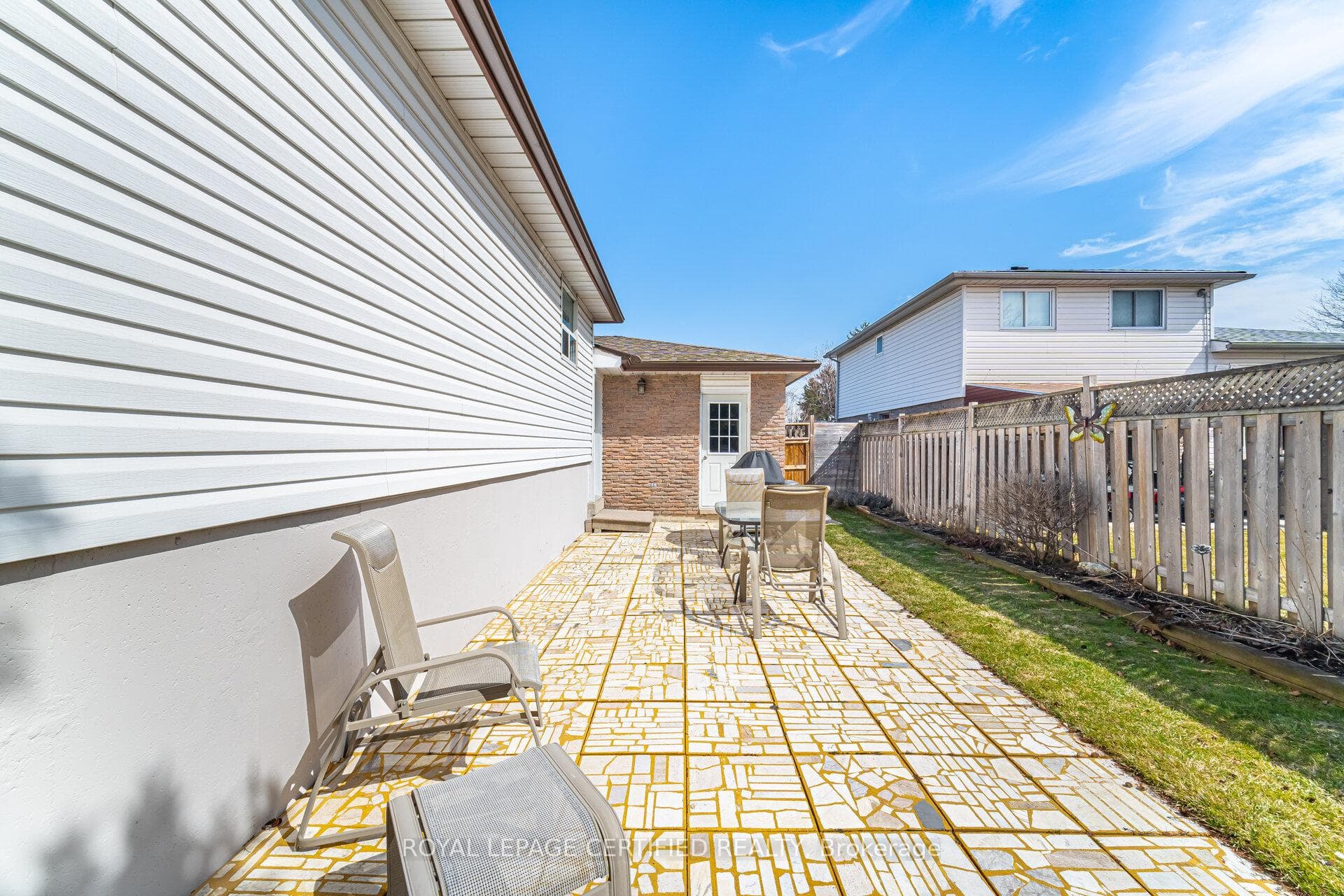 12 Grovetree Place photo 31