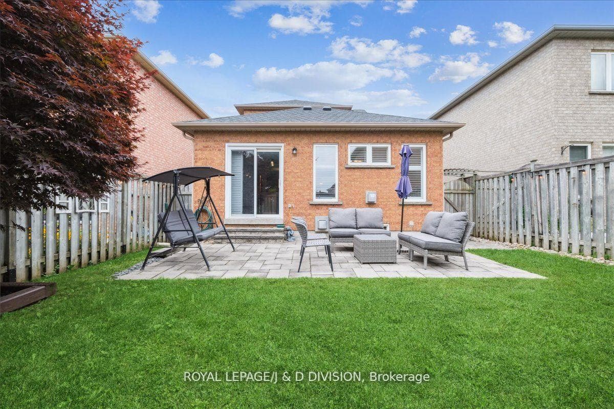 131 Sunridge Street photo 34