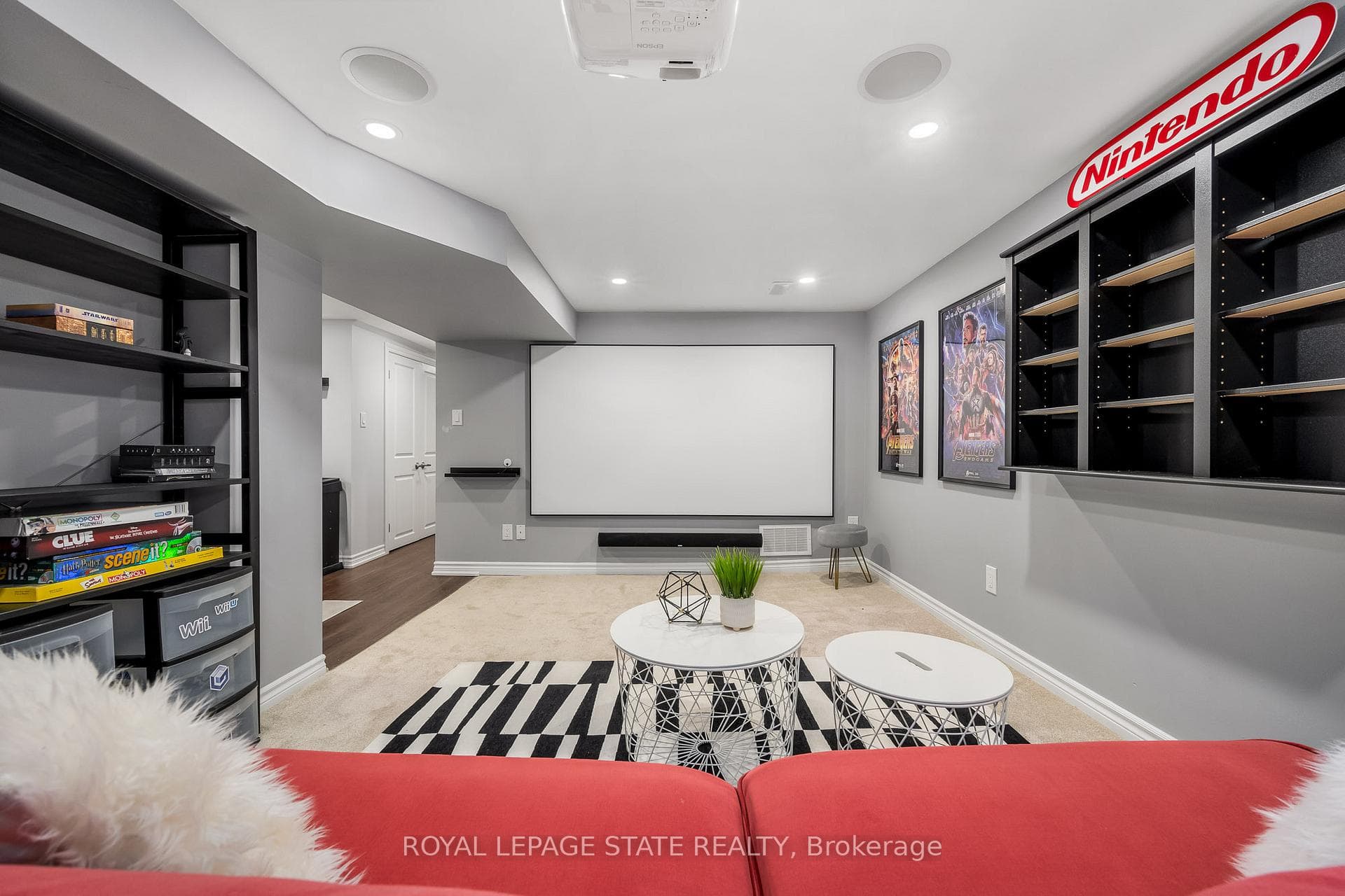 126 Queensdale Avenue photo 18