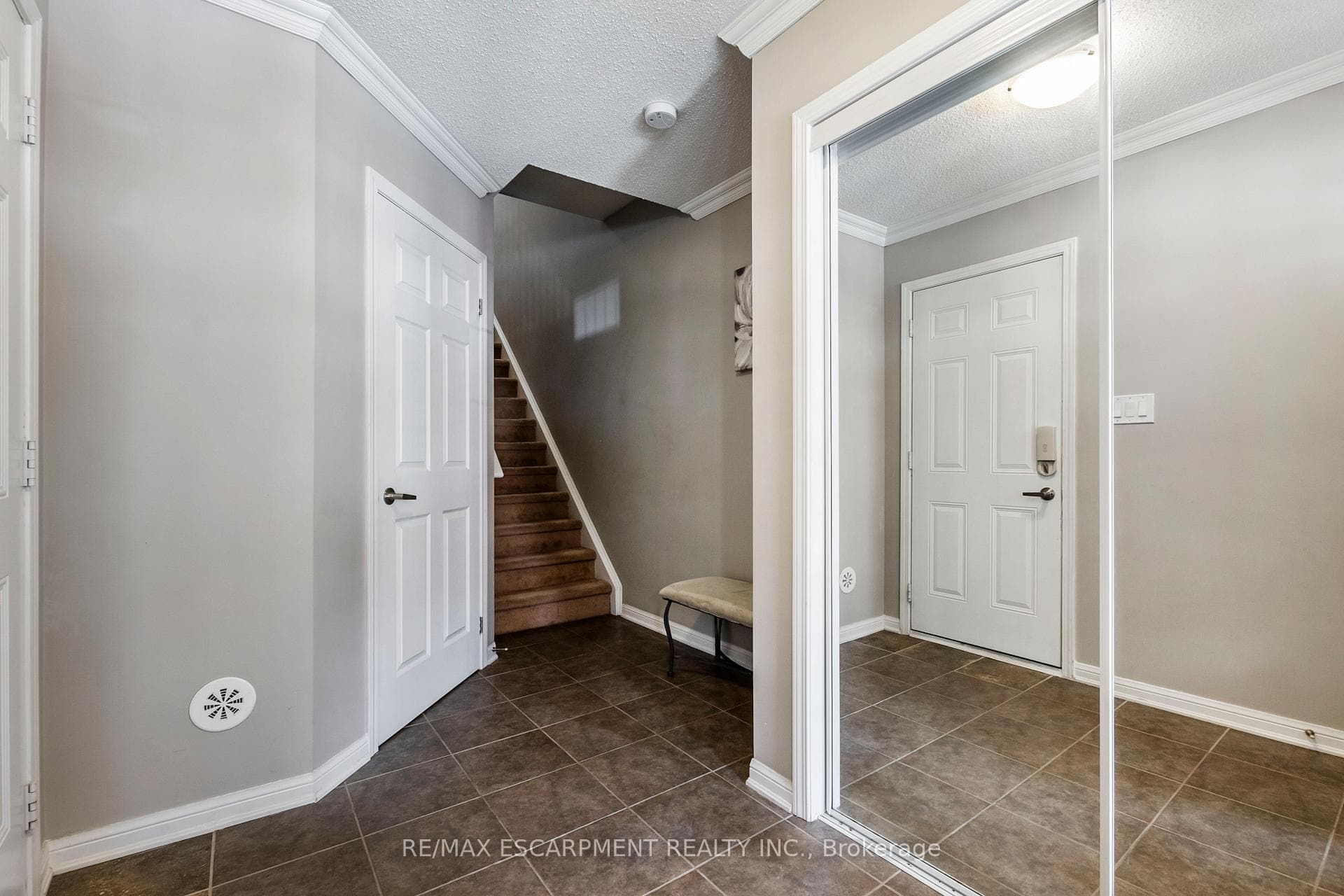 280 Wetenhall Landing photo 6