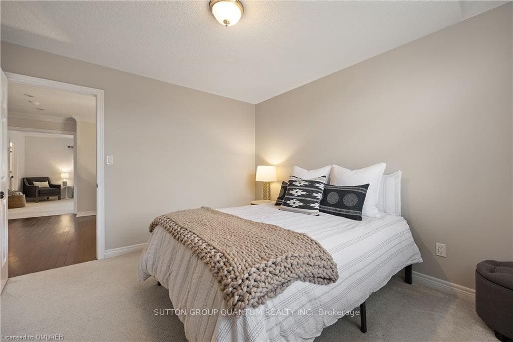 2485 Whitehorn Drive photo 17