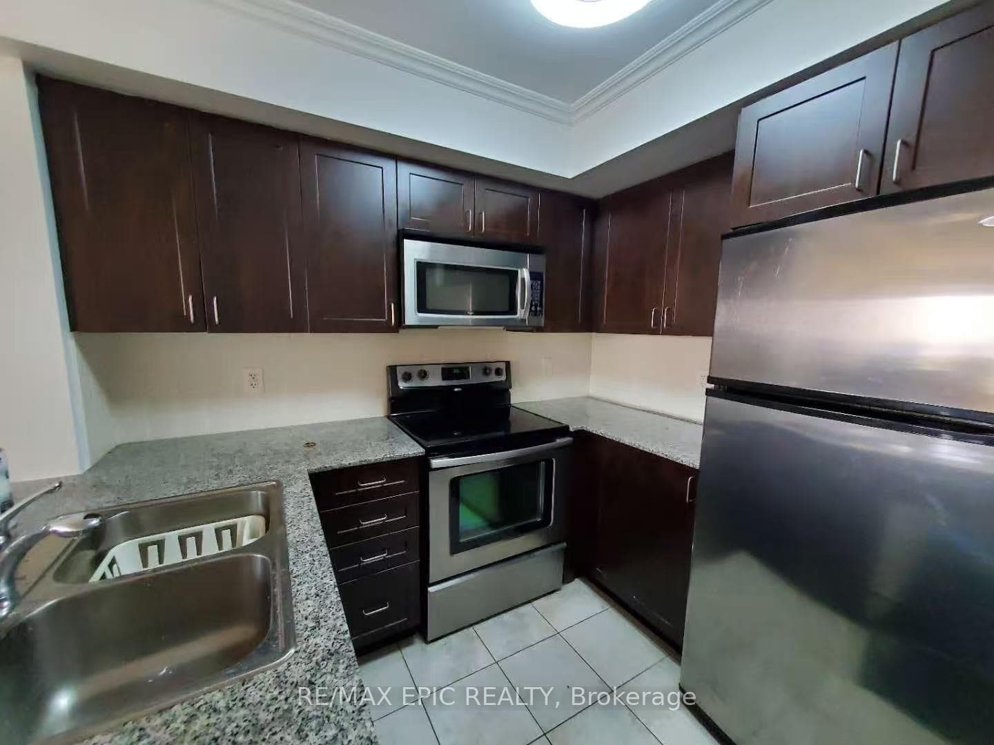 1070 Sheppard Avenue Unit 1012 photo 3