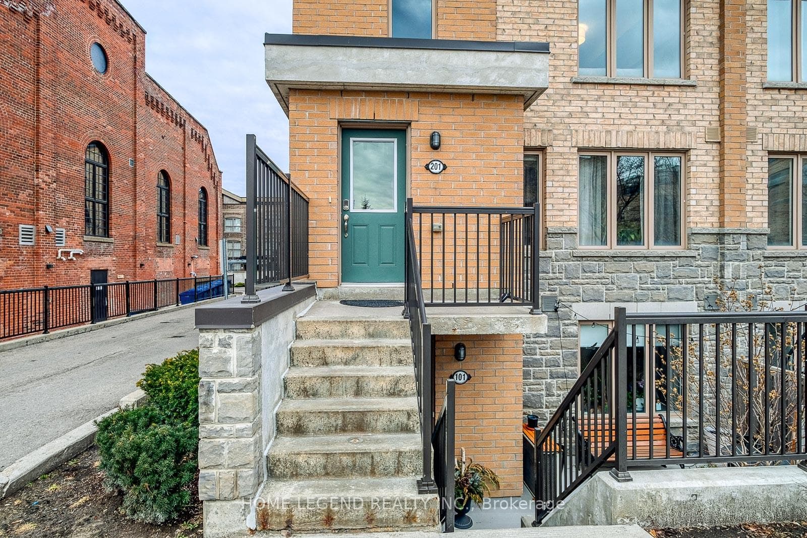 15 Foundry Avenue Unit 201 photo 3