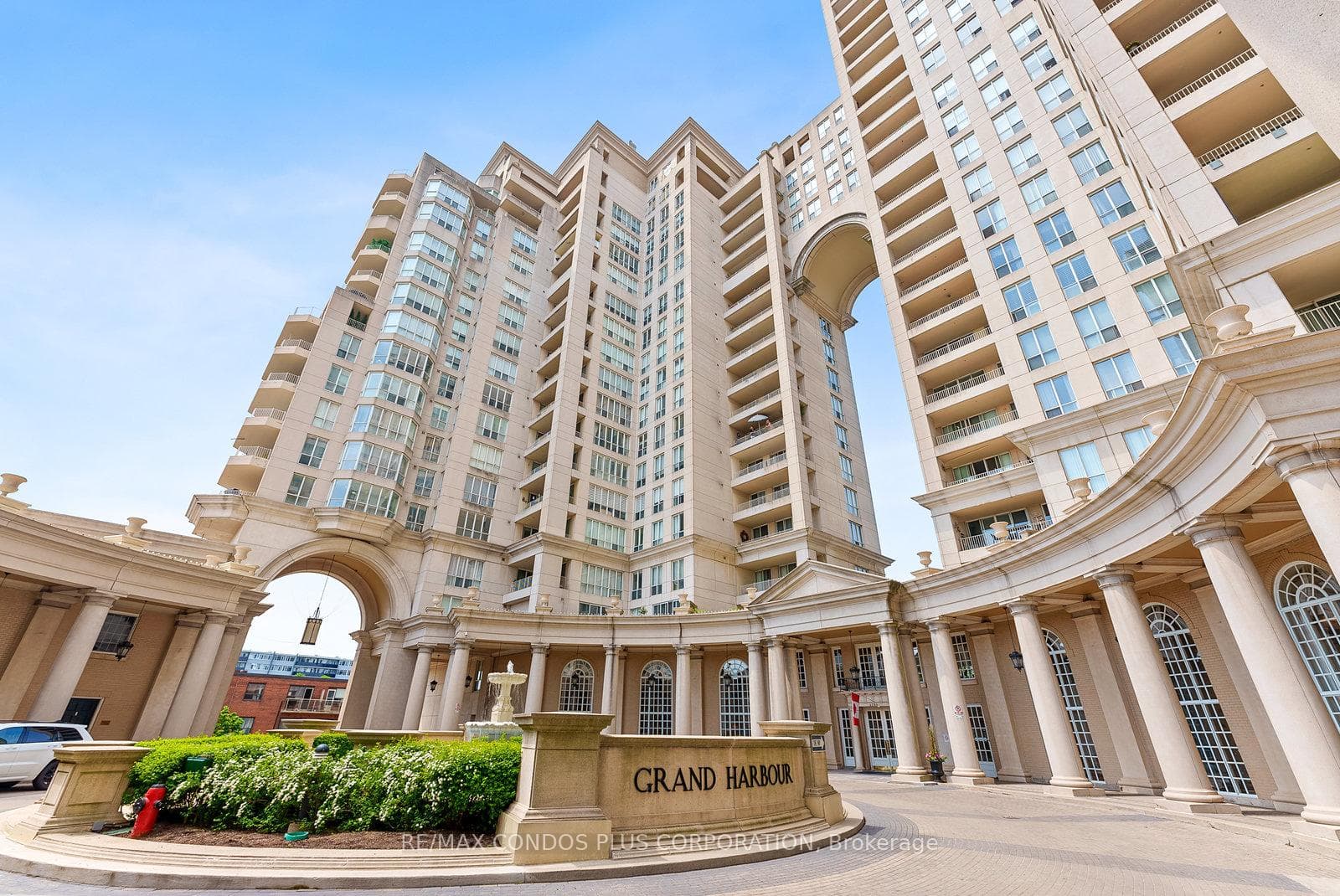 2285 Lake Shore Boulevard Unit 609 photo 1