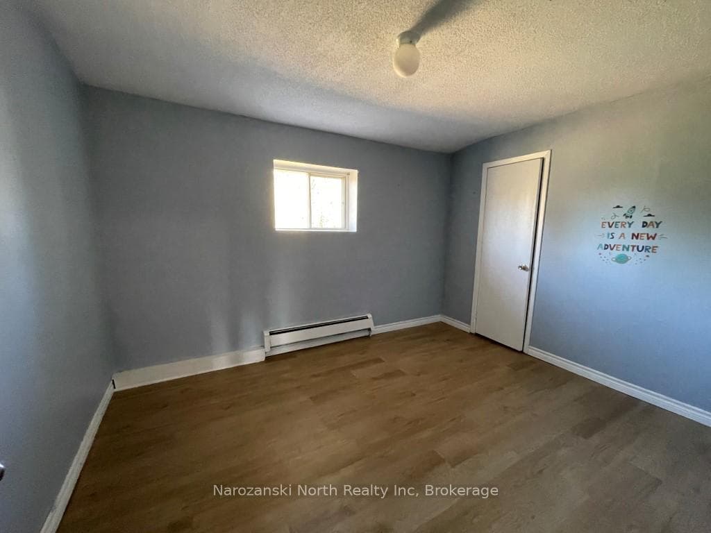 Apt 1