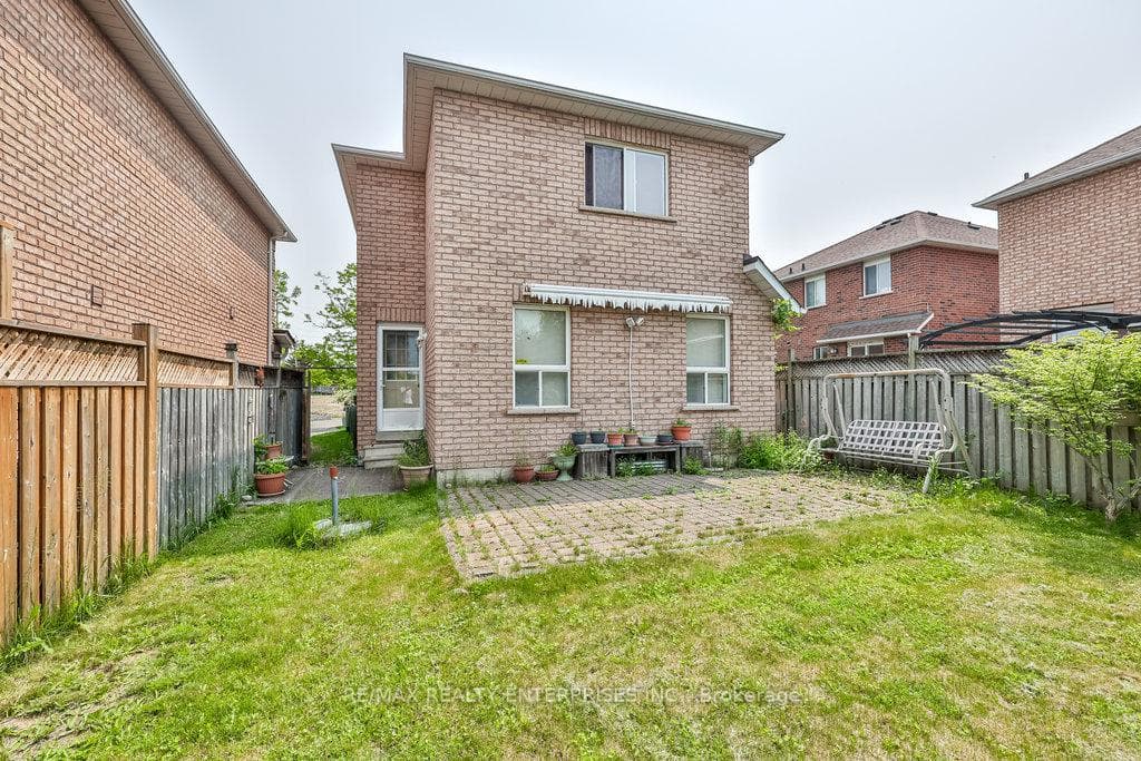 3 Jack Kenny Court photo 28