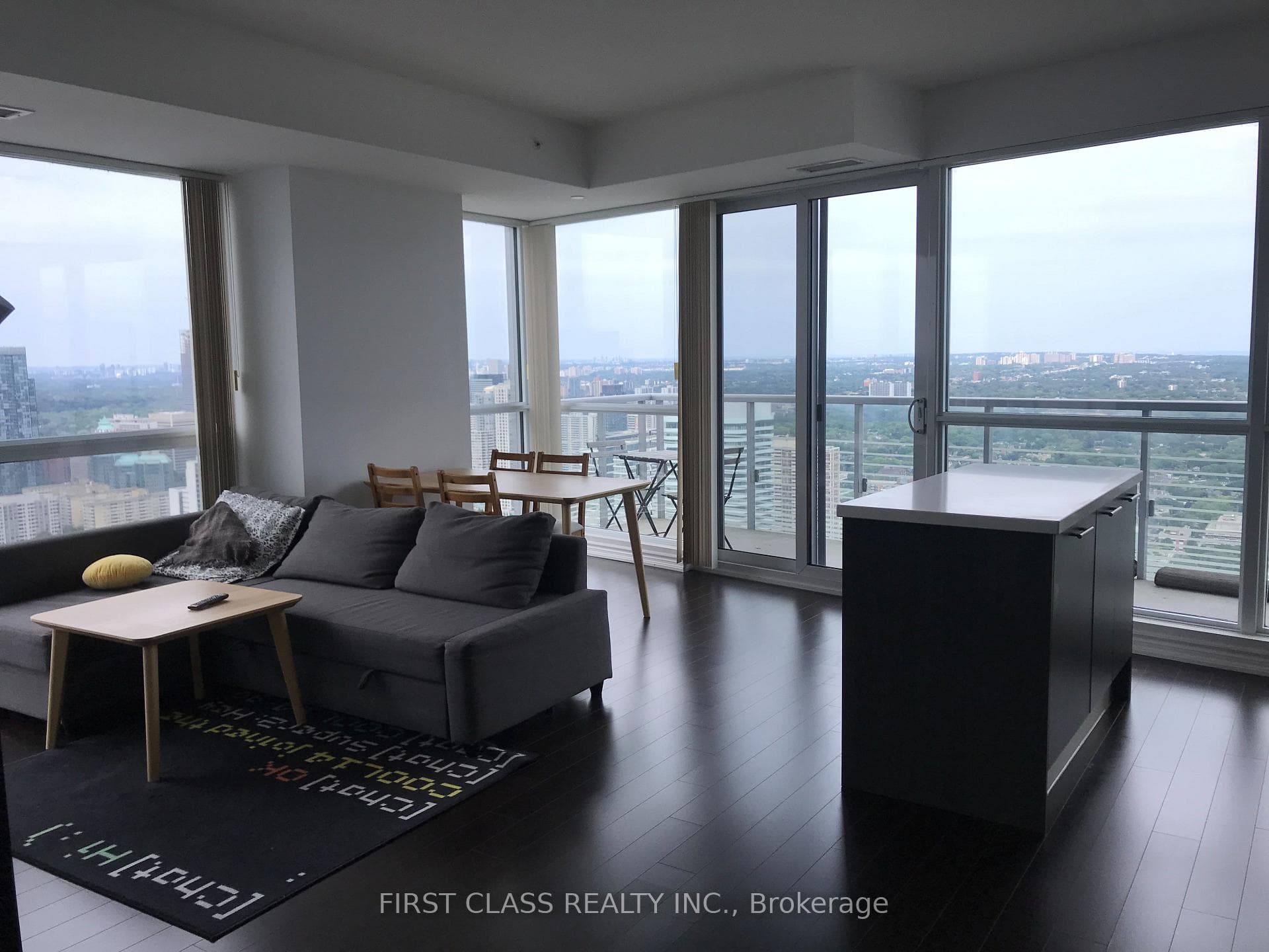 386 Yonge Street Unit 5102 photo 4