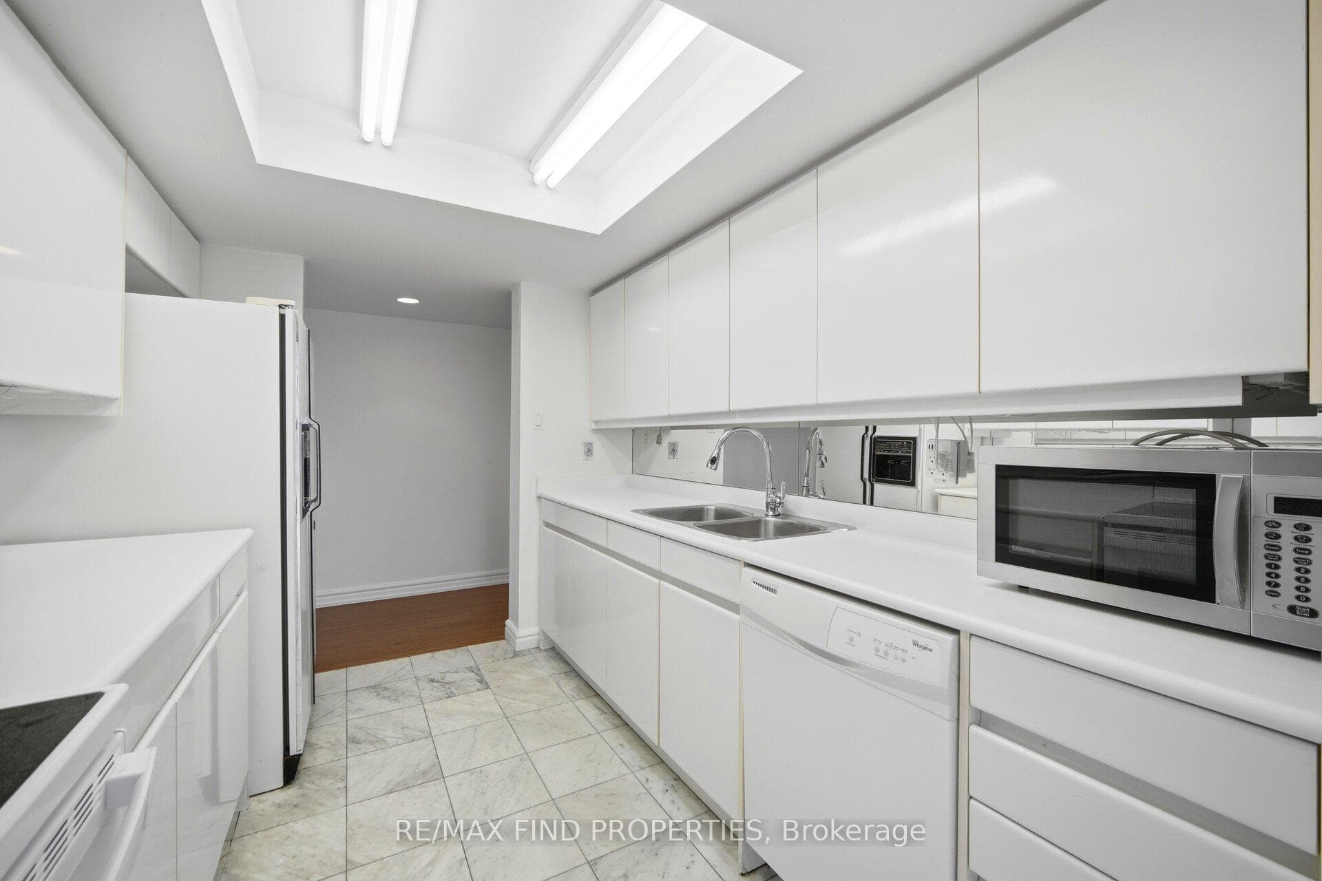 33 University Avenue Unit 1203 photo 10