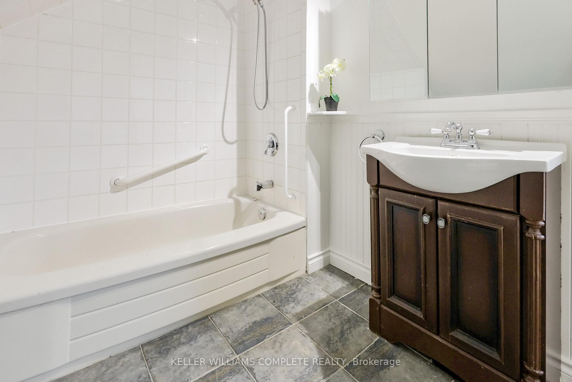 136 Brock Street photo 18