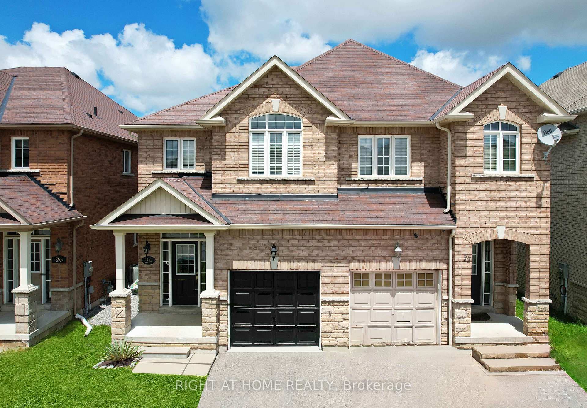 24 Donald Stewart Crescent photo 1